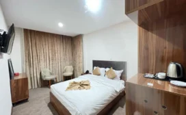 3-star room, capacity 4